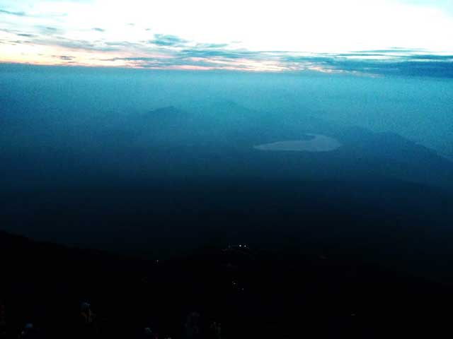 富士山に登る２「ご来光」